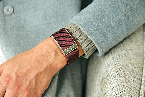 4.0 Ember with Platinum SuperKnit Luxe Band