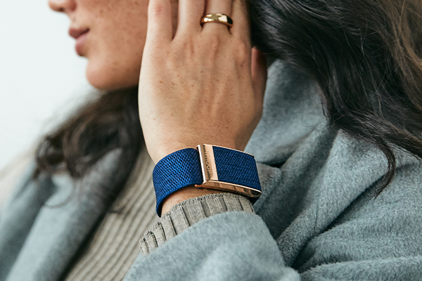 4.0 Midnight with Rose Gold SuperKnit Luxe Band