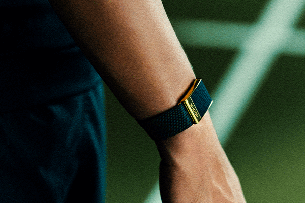 4.0 Onyx with Gold SuperKnit Luxe Band